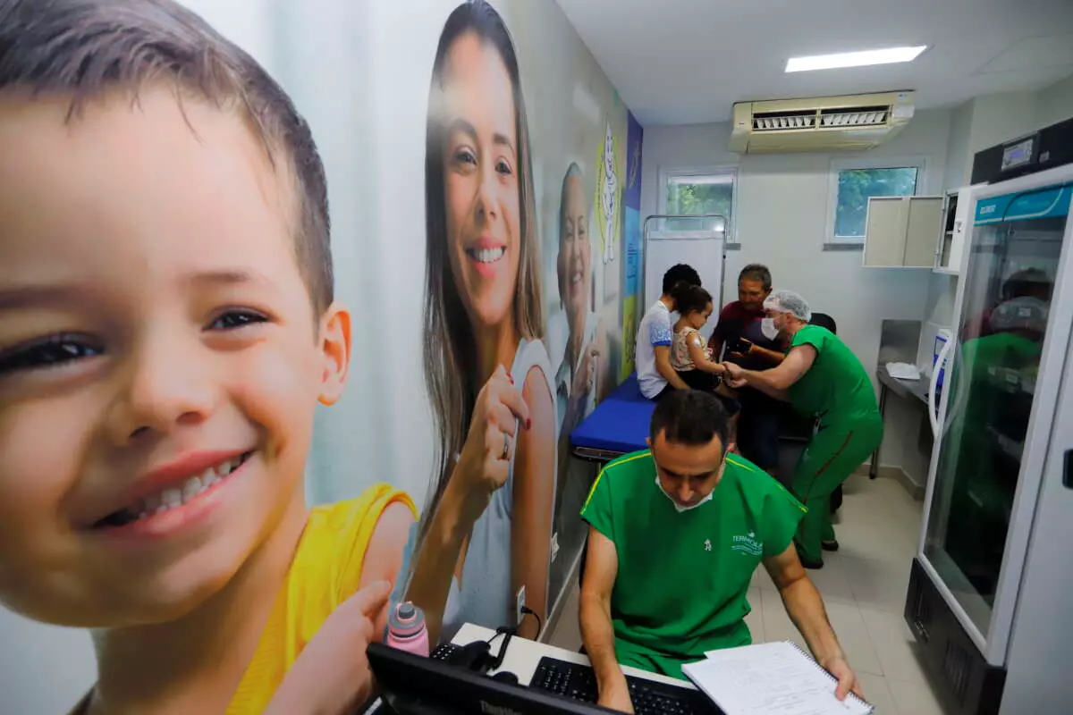 Funcionando no HRC o Centro de Referência Imunobiológico amplia acesso a vacinas para população com condições especiais de saúde na região do Cariri